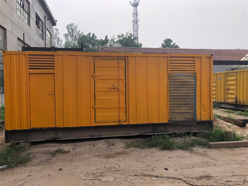 班戈柴油发电机如何判断新机油是否已经完全充满机油滤清器？