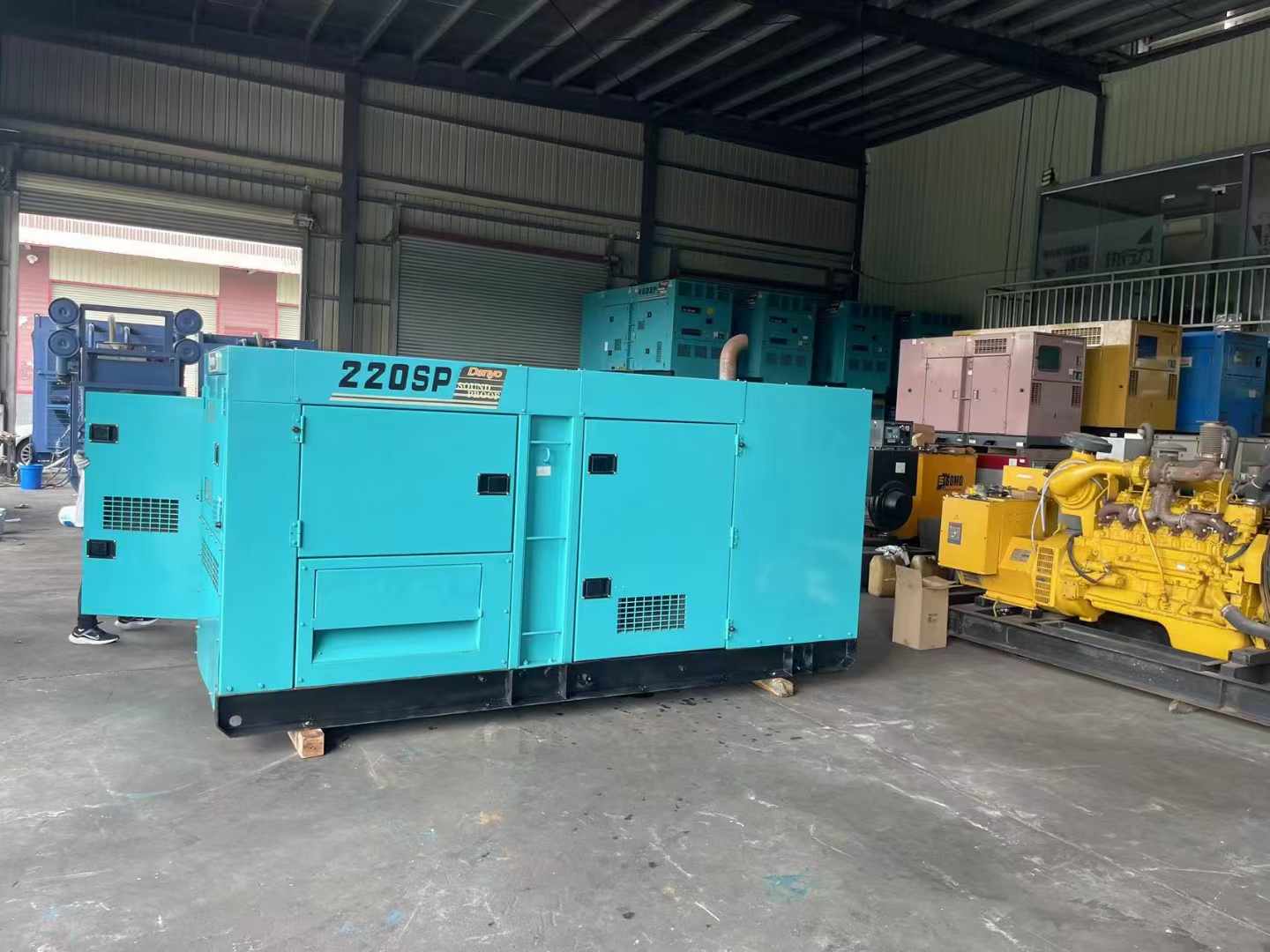 班戈800kW 柴油发电机的输出电流波动范围是多少？