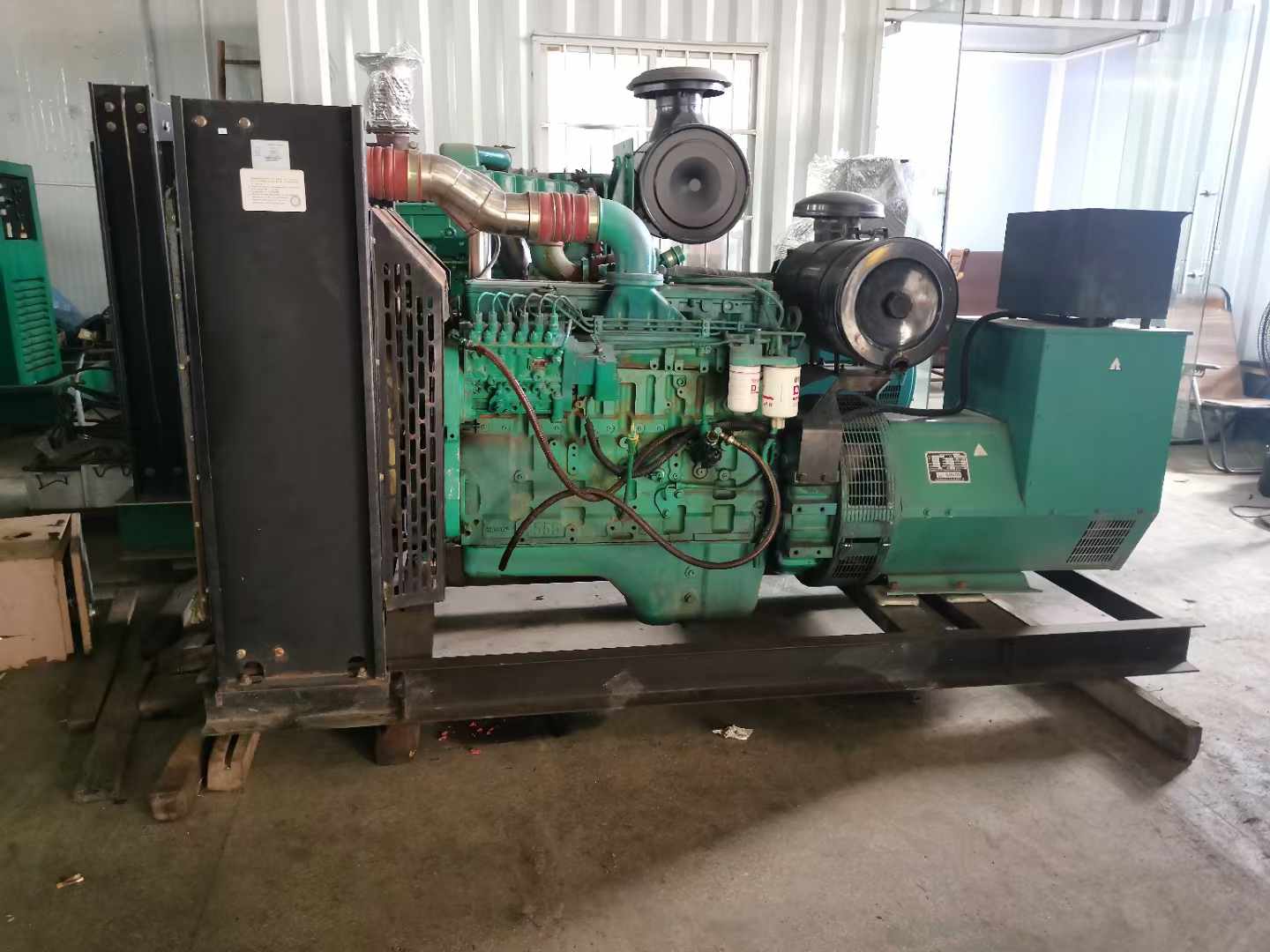 班戈发电机租赁如何确定电缆的承载电流是否在安全范围内？