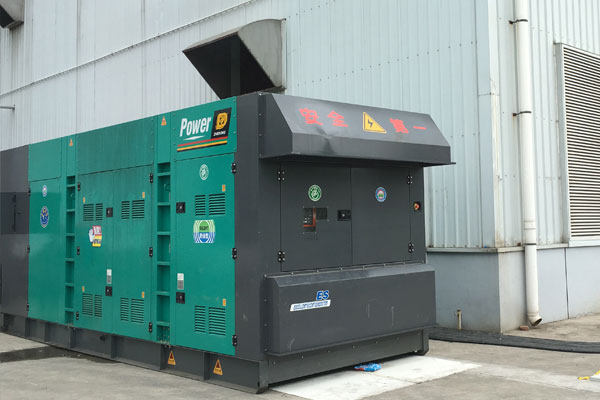 班戈燃油滤清器的更换流程是怎样的？