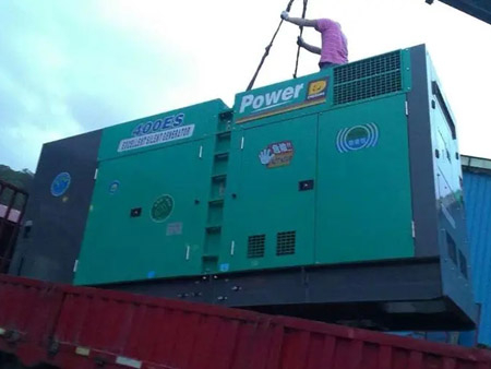 班戈柴油发电机组转速不稳定时，如何对发动机进行维护？