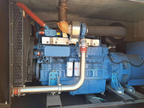 班戈柴油发电机组一般有几种电压输出？