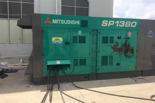 班戈为什么有些柴油发电机组的输出电压可以调节？