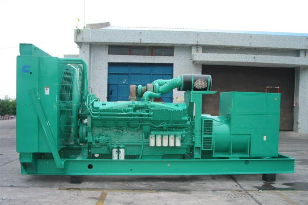 班戈工厂发电机应急发电时如何更准确地检查发电机状态？