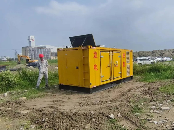 班戈200KW柴油发电机机组每小时的油耗量受哪些因素影响？